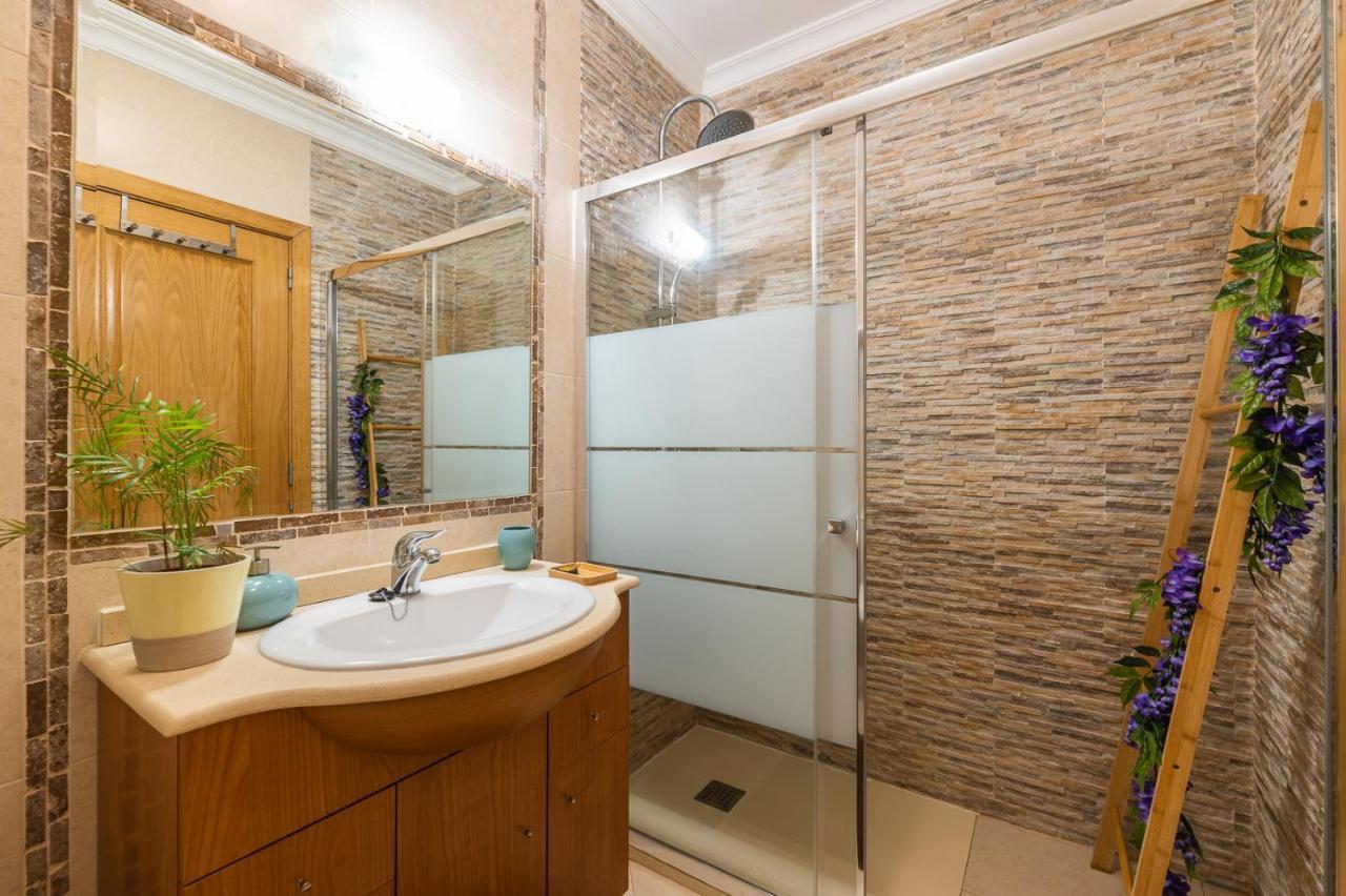 Cozy And Stylish Beach Flat Armacao de Pera Bagian luar foto